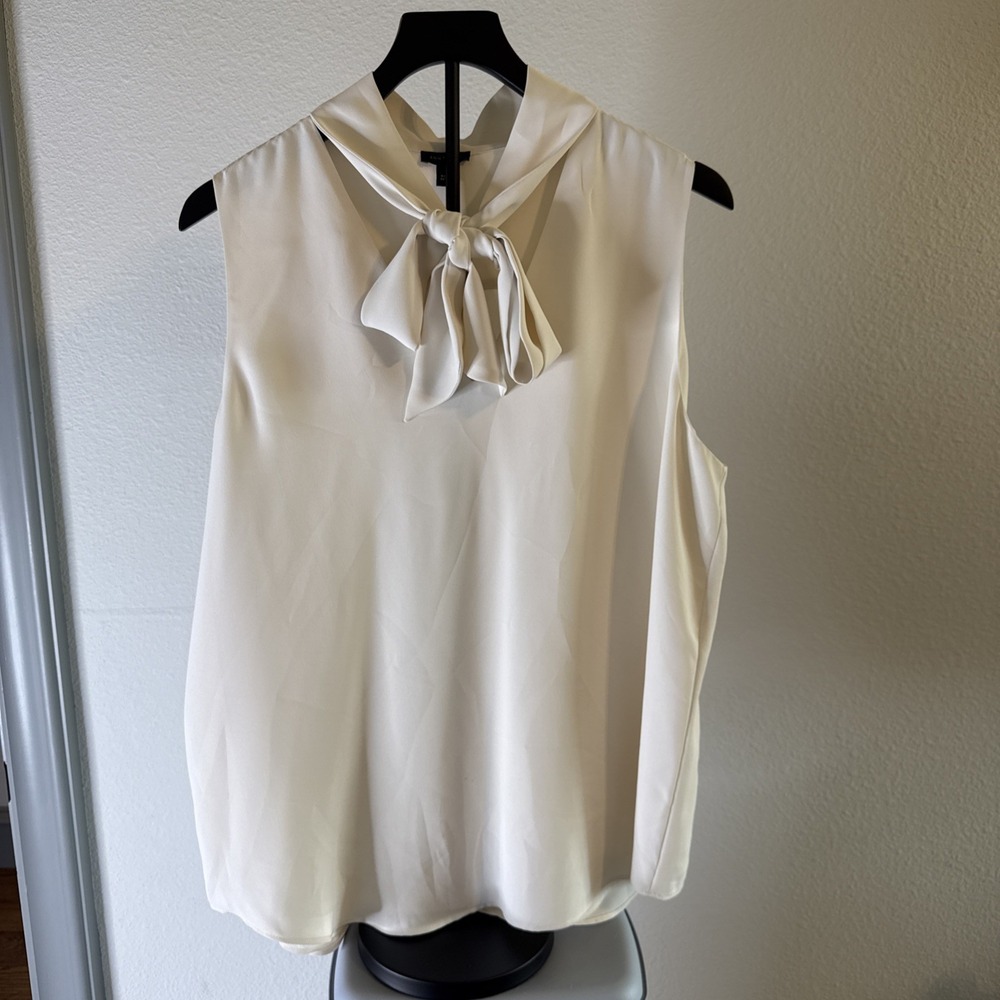 Ann Taylor Women's Sleeveless Front Tie Knot Blouse White Size XL